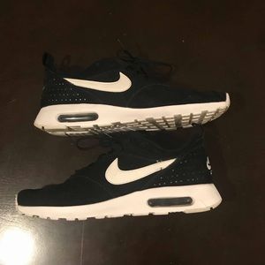 Nike Air Max Tavas Suede